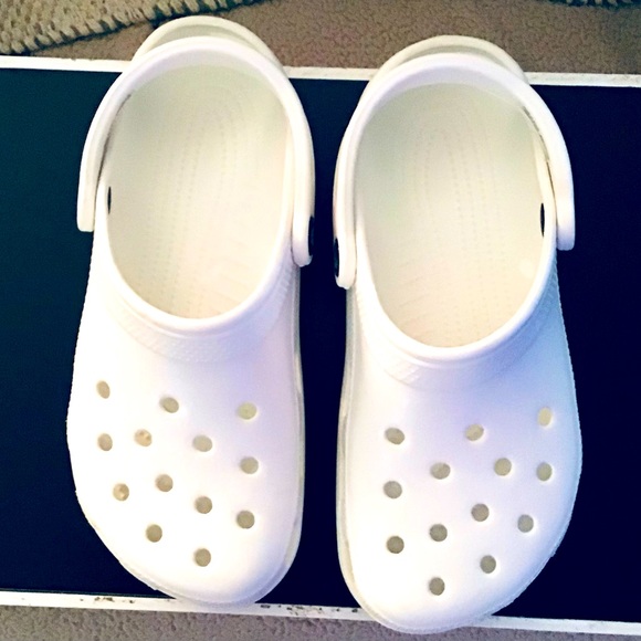 kids white crocs size 4